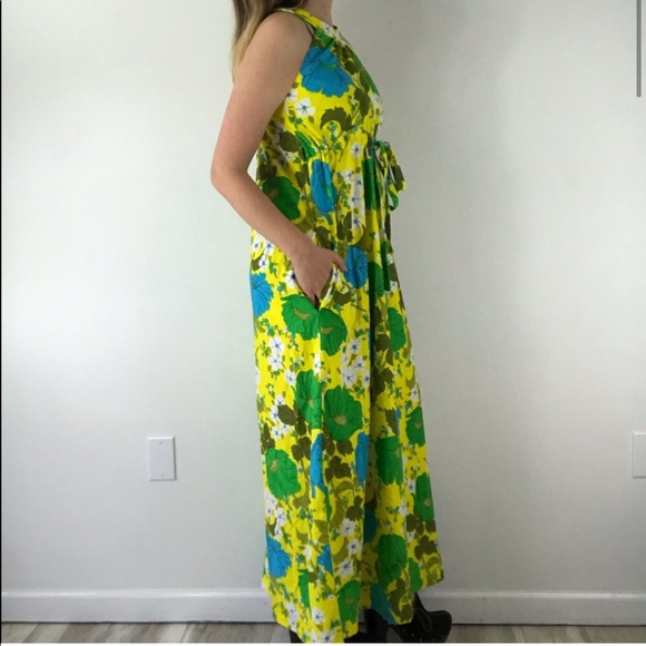 VINTAGE 60’s Retro Psychedelic Floral Maxi Dress - Picture 3 of 16
